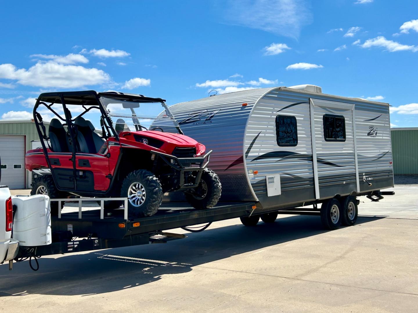 2017 Silver Crossroads RV 225TD 225TD (4V0TC2229HJ) , located at 17760 Hwy 62, Morris, OK, 74445, 35.609104, -95.877060 - Photo#3